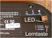 Rückansicht der Antriebseinheit VTA 702 K / Z, Lerntaste und LED für Lernvorgang Hindernissicherun